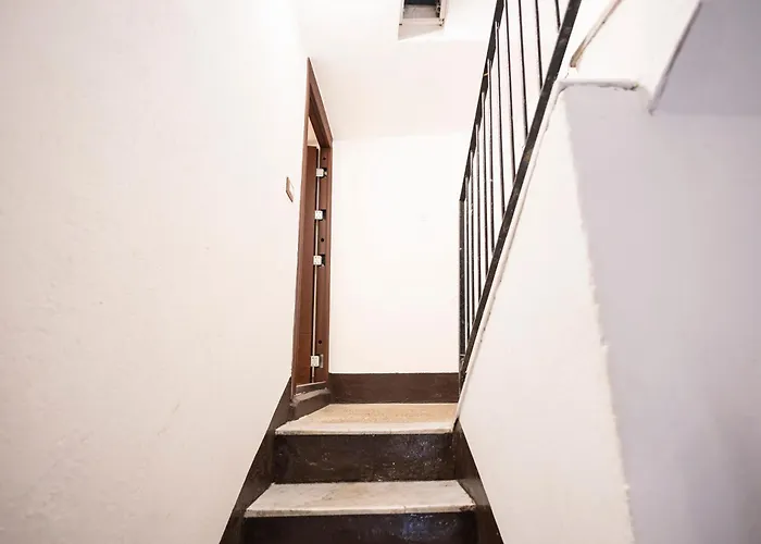 Flat In Center 2