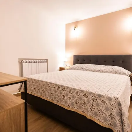 Flat In Center 2 شقة